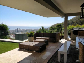 Ave Disandt, Fresanye, Cape Town